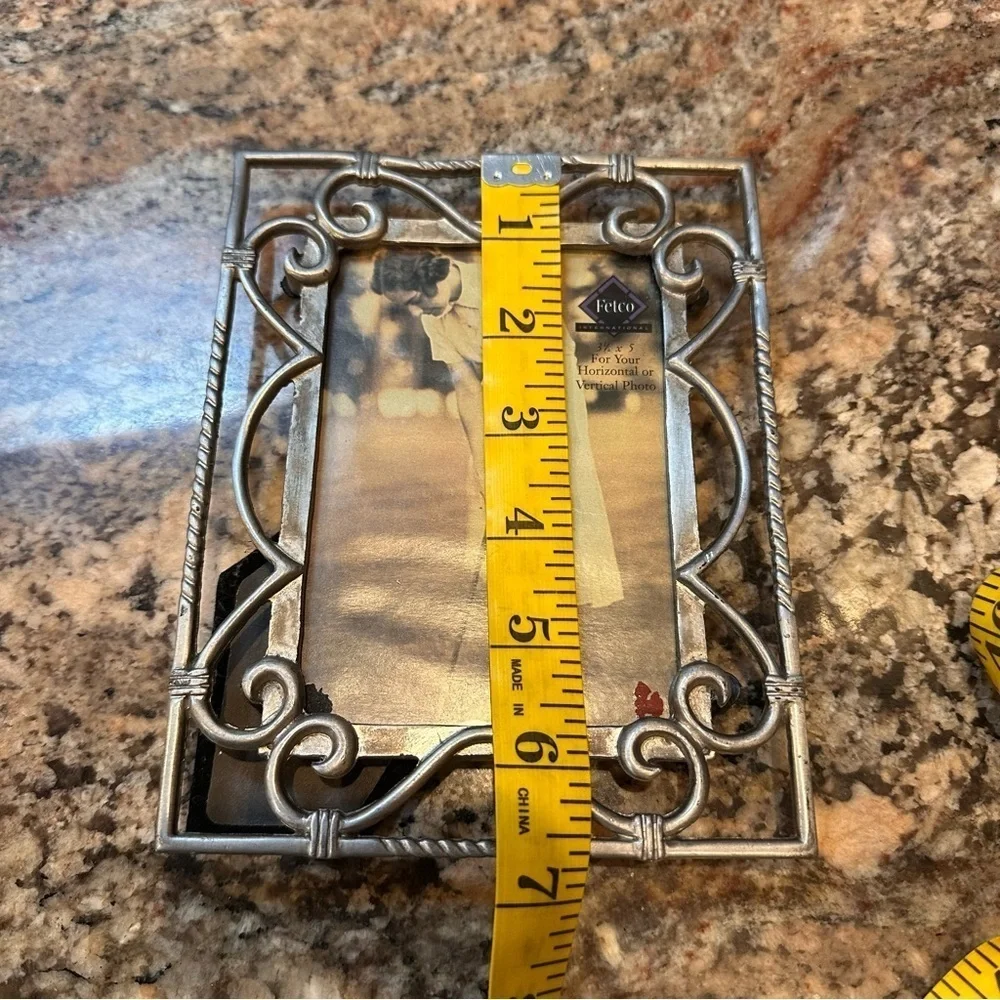 Vtg.-Style Silver Metal Free Standing Horizontal or Vertical Photo Frame 3.5 x 5